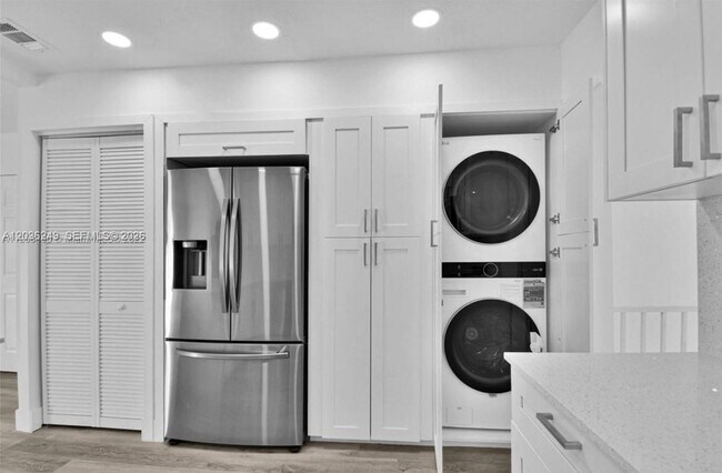 Foto del edificio - 6391 SW 39th St