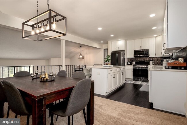 Building Photo - 12204 Sir Lancelot Dr