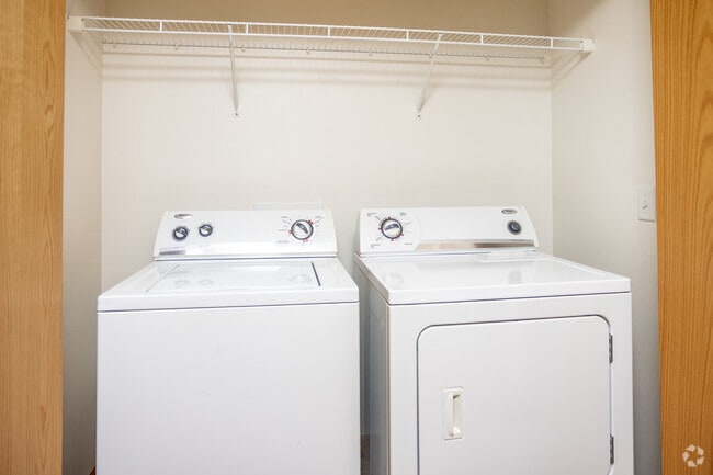 2BR, 1BA - 925 SF - Wheatland Condos