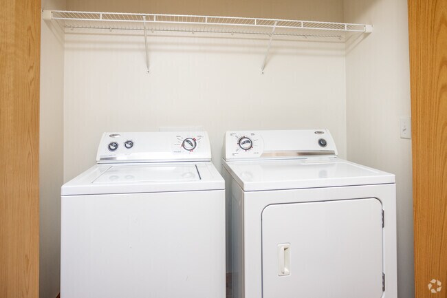 2BR, 1BA - 925 SF - Wheatland Condos