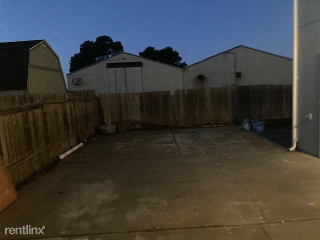 Foto del edificio - 2 br, 1 bath Duplex - 2451 7th Street B