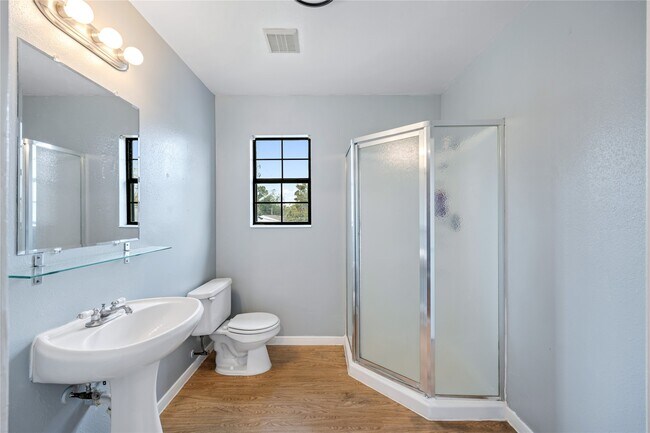 Foto del edificio - 68 Annette Ln