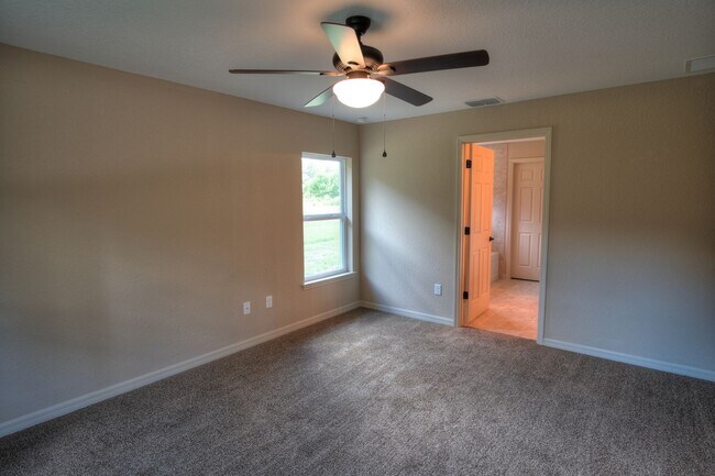 Foto del edificio - BRAND NEW 4/2/2 Home for Rent. Available NOW!