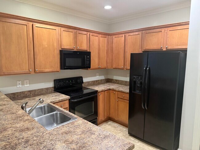 Foto del edificio - 1066 Fairway Ln