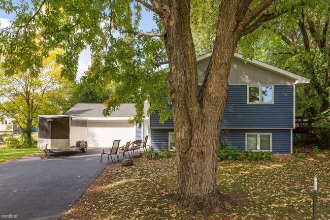 Building Photo - 5 br, 3 bath House - 12800 Country View Lane