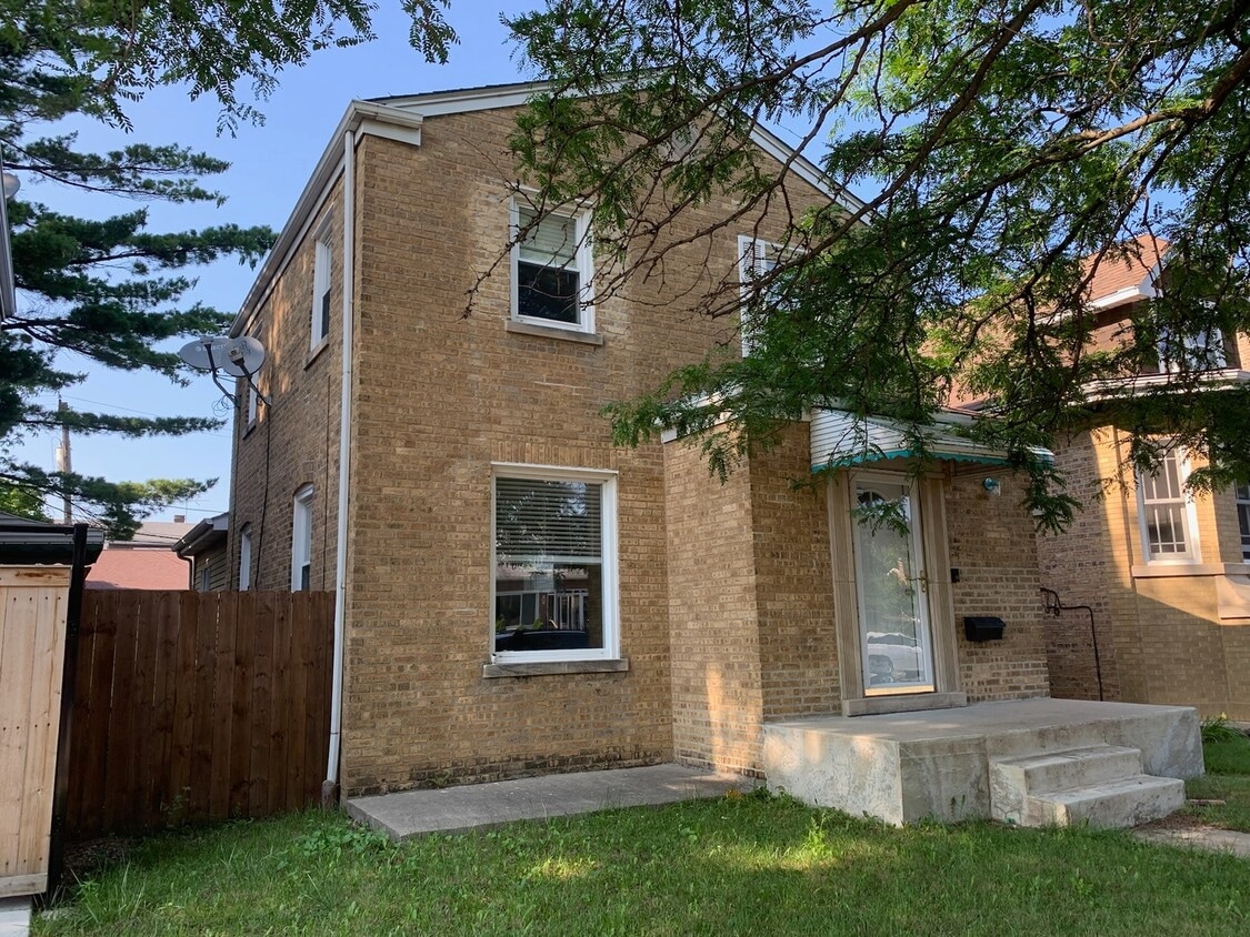 Primary Photo - 5122 W Foster Ave