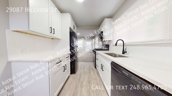 Building Photo - 29087 Hillview St