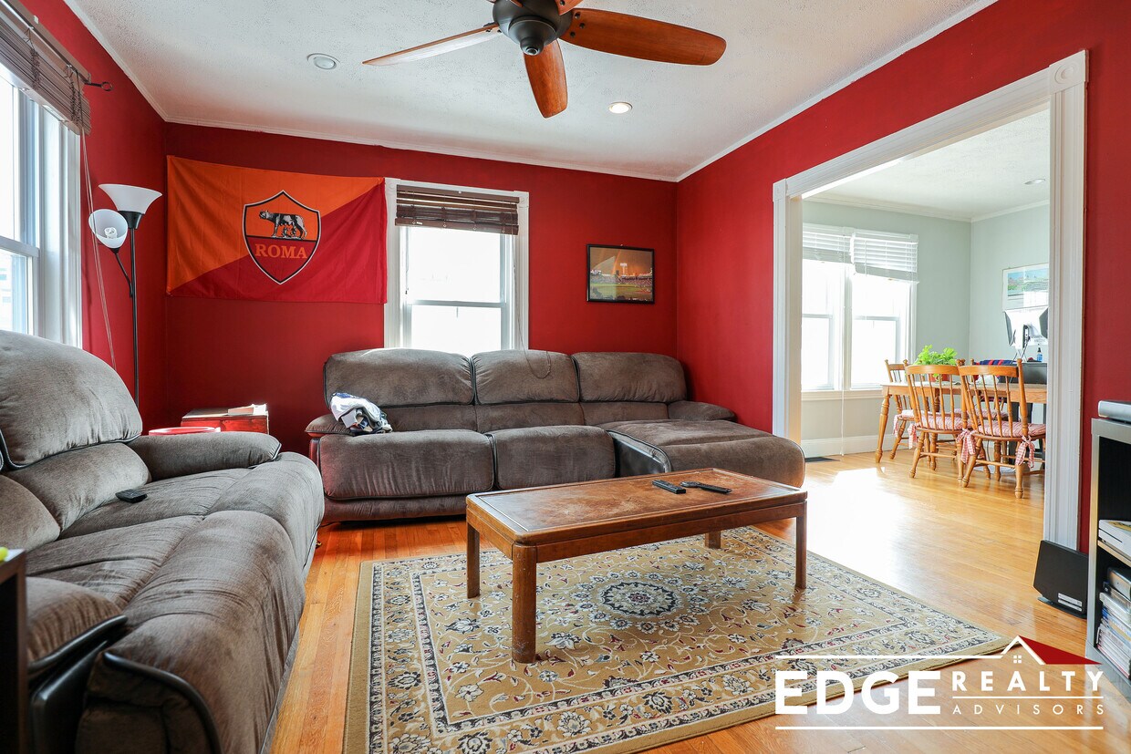 Primary Photo - 11 Frederika St