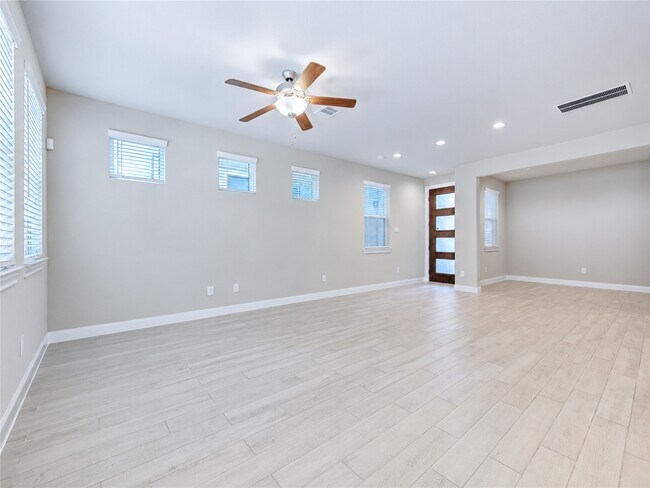 Building Photo - 9822 Heritage Run Ln