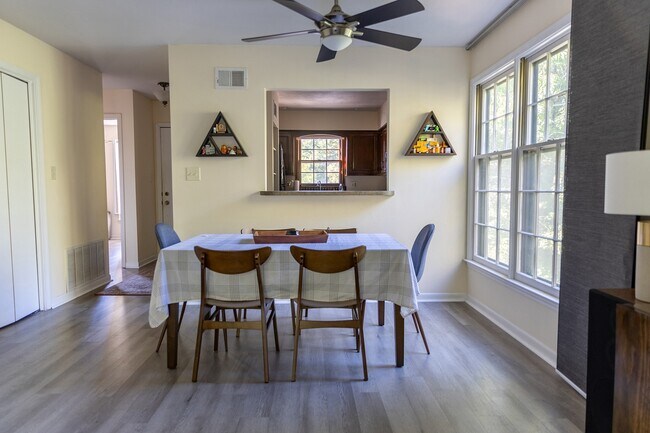 Foto del edificio - 7436 Nall Ave