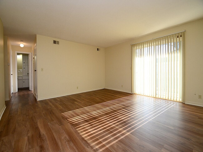 Building Photo - 4740 N 61st St