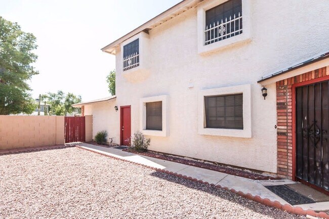 Foto del edificio - 3728 W Wagoner Rd