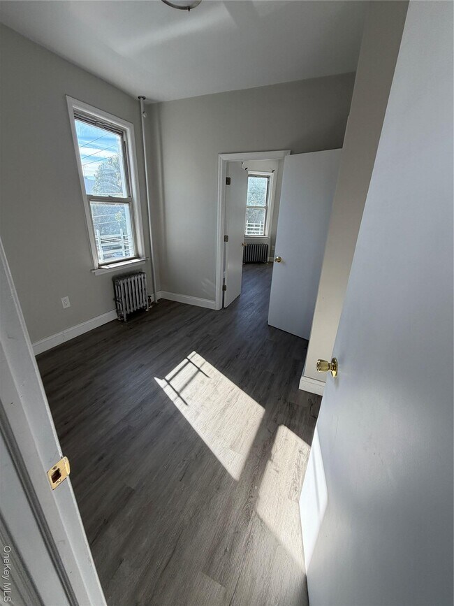 Building Photo - 31 Spruce St