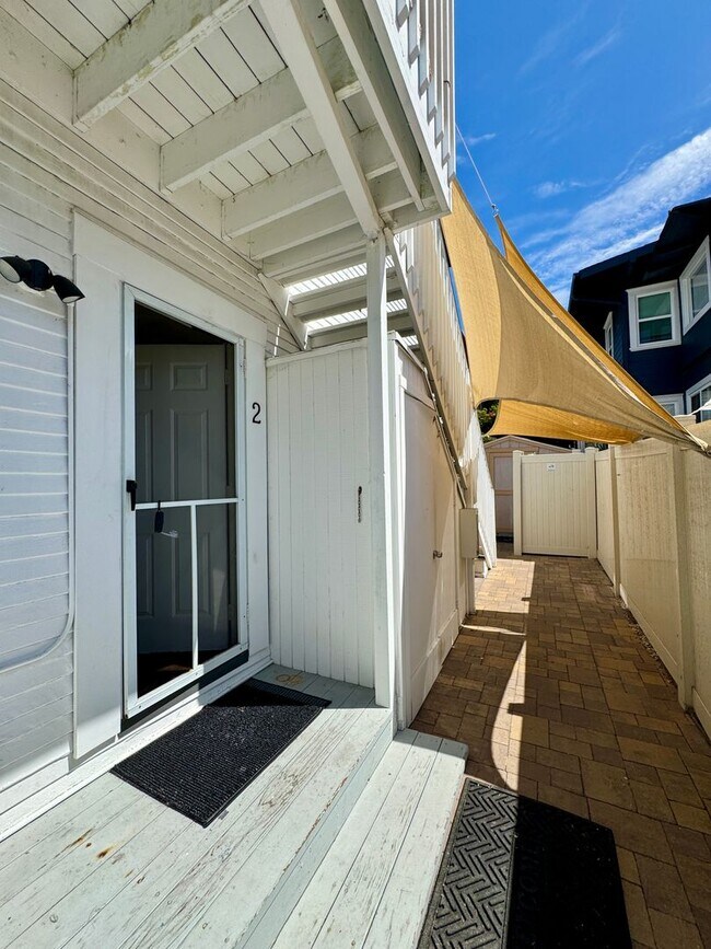 Foto del edificio - 2129 B St