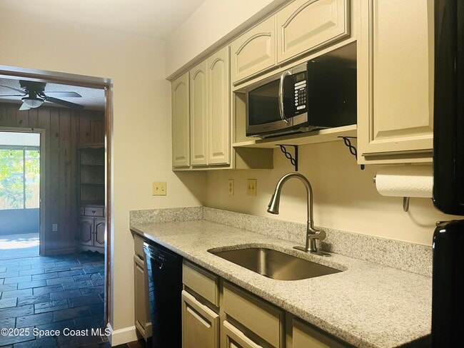 Building Photo - 4719 Chicago St