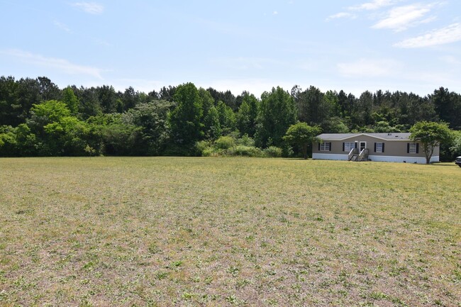 Foto del edificio - Spacious 3-Bed, 2-Bath Manufactured Home o...