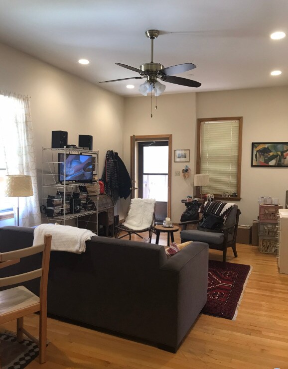 Building Photo - 1314 W Addison St