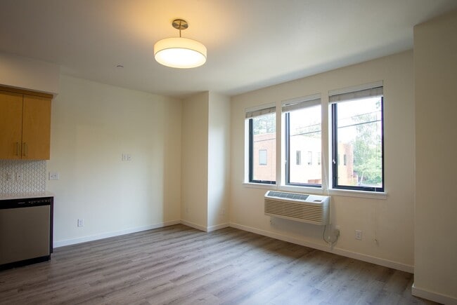 Building Photo - John's Landing-Modern, Spacious Studio Liv...
