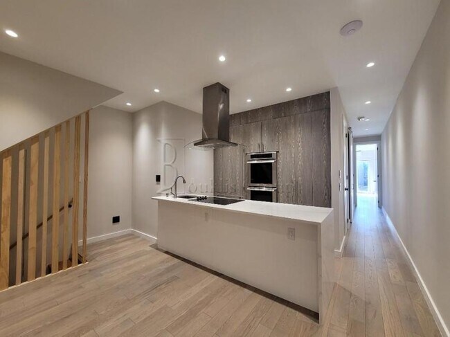 Photo - 3 bedroom in ASTORIA NY 11103 Apartment