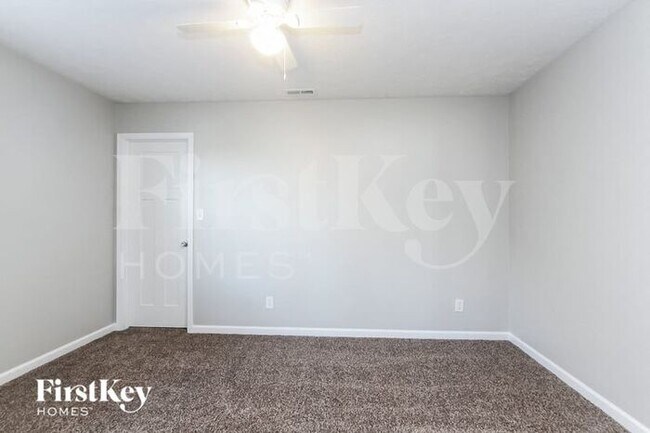 Building Photo - 719 Jefferson Park Dr