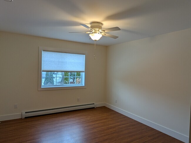 Foto del edificio - 204 S Maple St