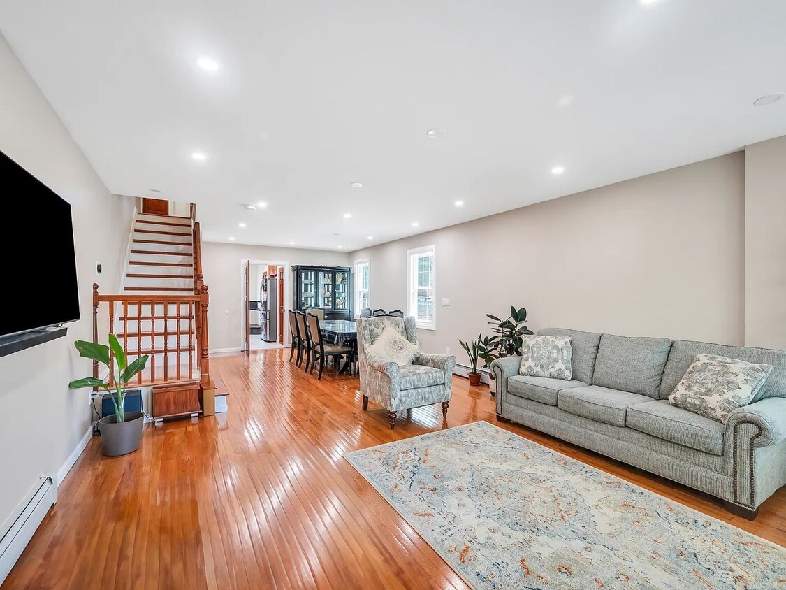 Stunning 3-Bed, 1.5-Bath FULLY RENOVATED S... - Experience Modern Luxury: Fully Renovated ...