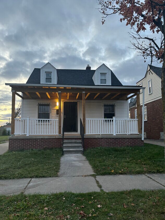 Primary Photo - 7235 Faust Ave