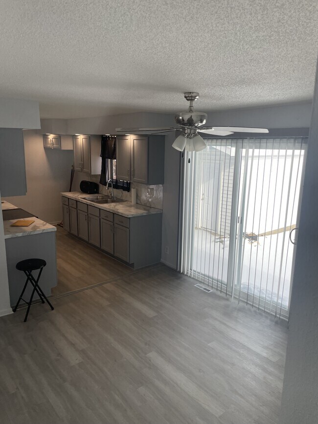 Foto del edificio - 6236 Natchez Dr