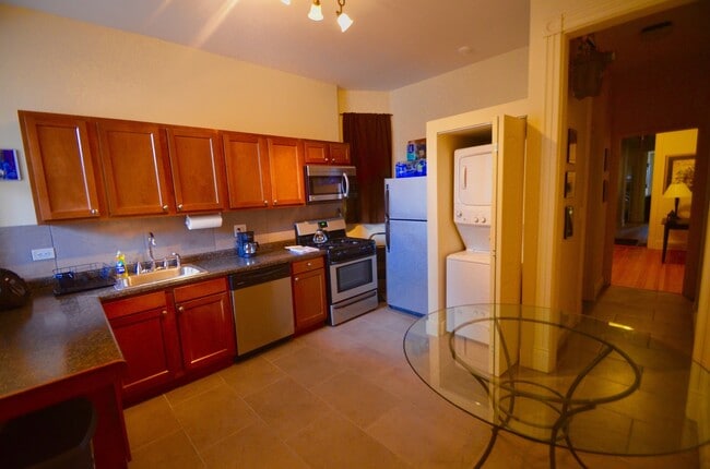 Building Photo - (4) Four Bed DePaul Location video tour @ ...