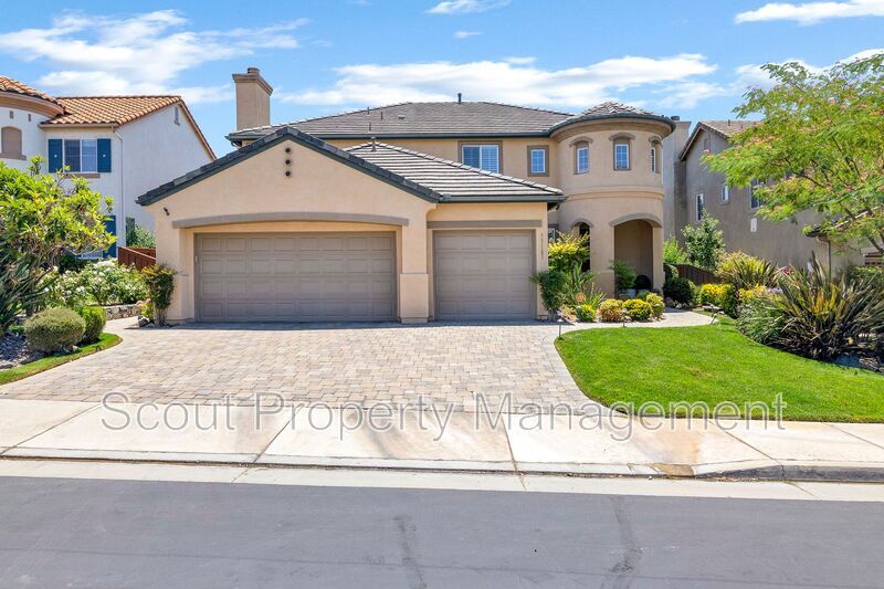 Foto principal - 33181 Embassy Ave