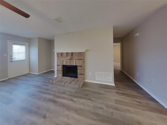 Foto del edificio - 2422 Meadowgate Ln