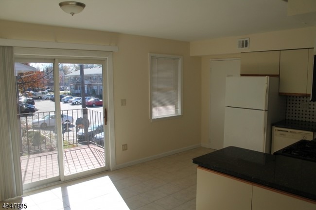 Foto del edificio - 172 Evergreen Rd