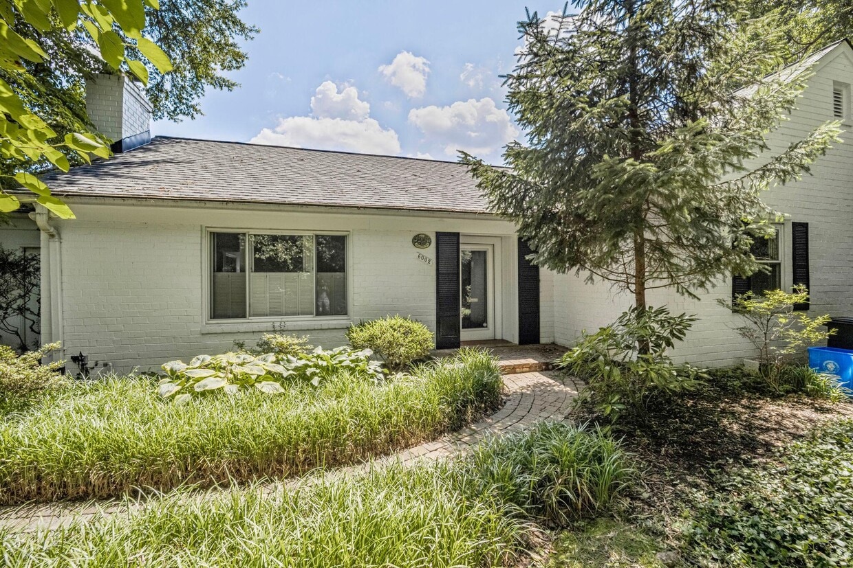 Photo - 6002 Madawaska Rd (Bethesda, MD)