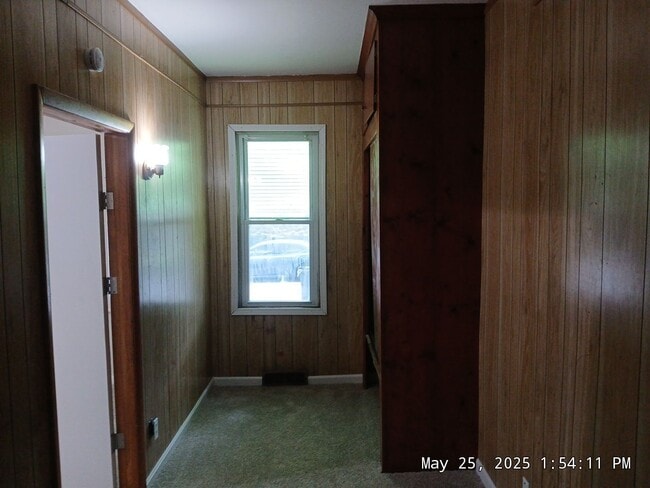 Building Photo - 119 Everett St