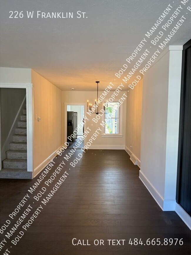 Foto del edificio - 226 W Franklin St