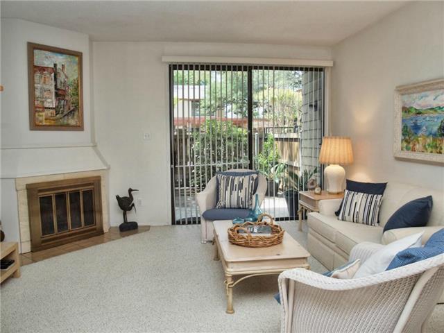 Foto del edificio - 7122 Wood Hollow Dr