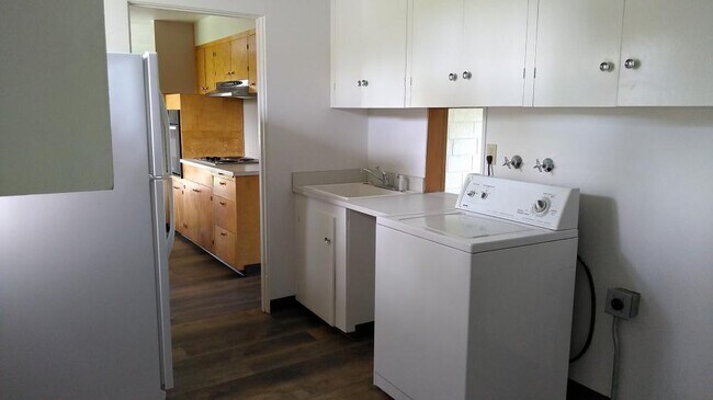Building Photo - 4 bedroom in Milton Freewater OR 97862