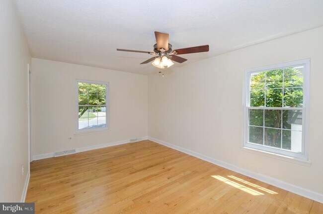 Building Photo - 6346 Piney Ridge Dr