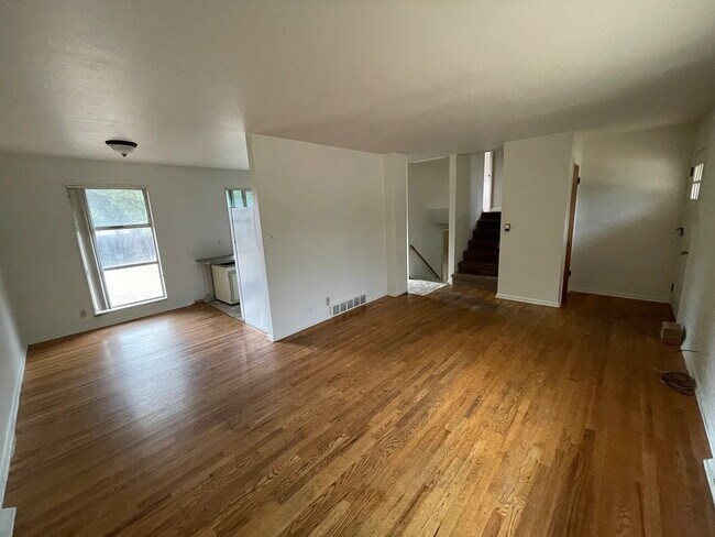 Foto del edificio - "Charming Bi Level Home, 4-Bed Oasis with 2 Baths in Boulder - Avail 8/15/26