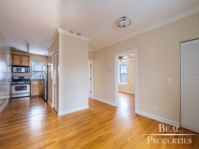 Building Photo - 2 bedroom in CHICAGO IL 60657