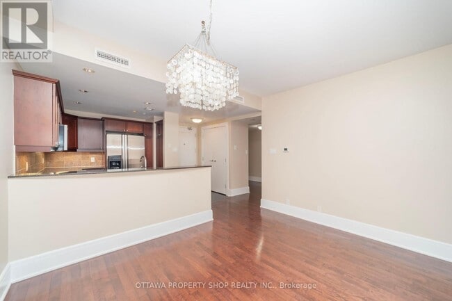 Photo du bâtiment - 700-700 Sussex Dr