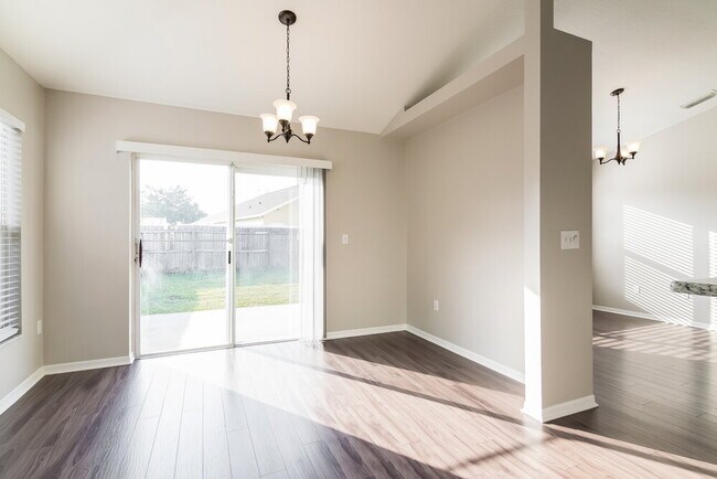 Building Photo - 1748 Kirtley Dr