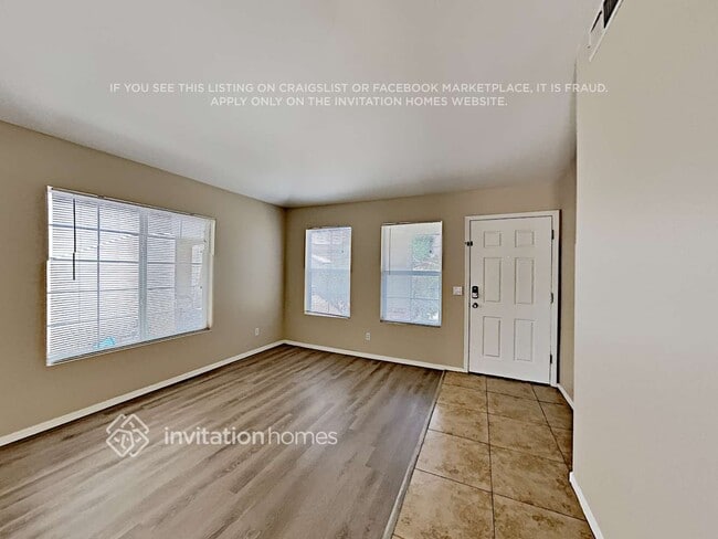 Building Photo - 2841 W La Salle St