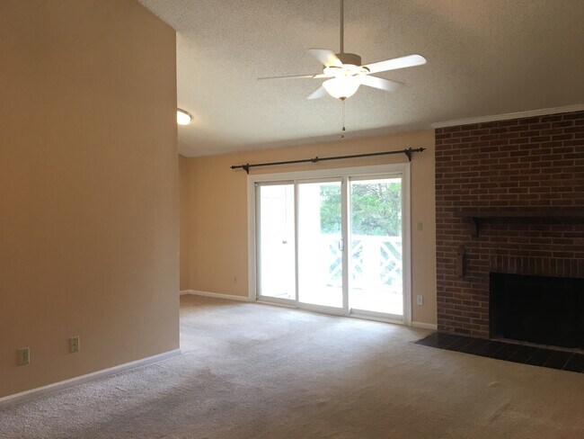 Building Photo - 9304 S Vicksburg Park Ct