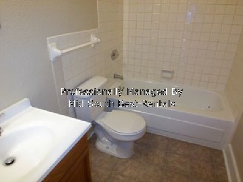 Building Photo - 3825 Oakshire St