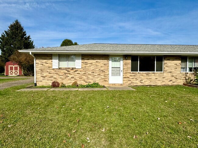 Foto del edificio - 7417 Rob St NW