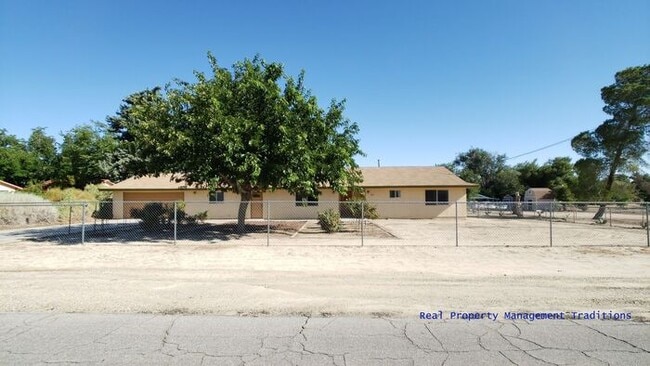 Building Photo - Beautifully upgraded Littlerock home!
