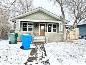 Building Photo - 628 S 9th Ave