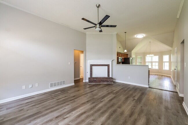 Foto del edificio - 2458 Kindlewood Dr