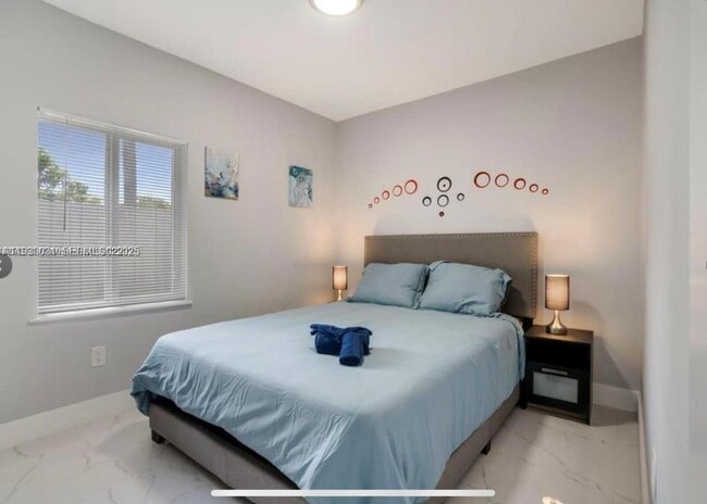 Foto del edificio - 1526 NE 110th St